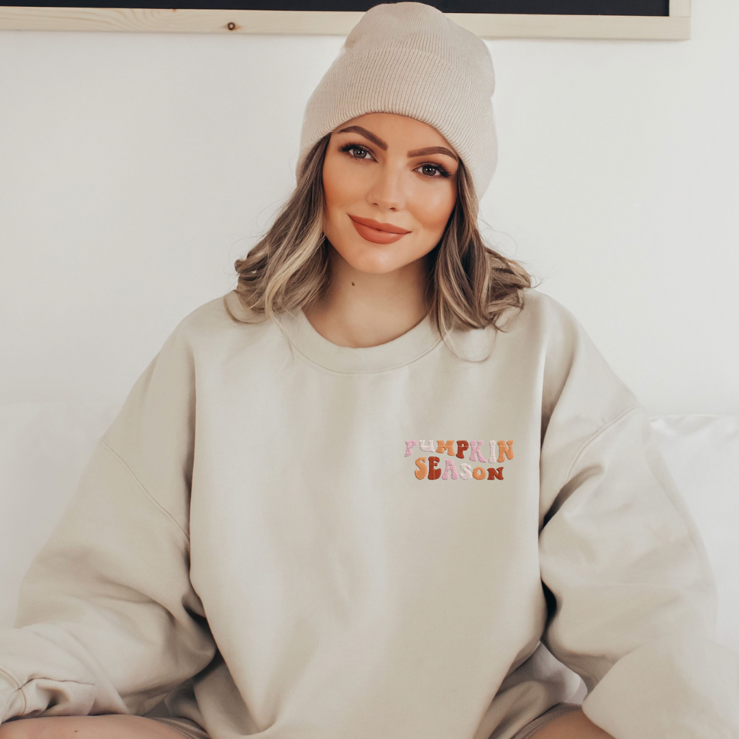 PUMPKIN SEASON EMBROIDERED SWEATSHIRT